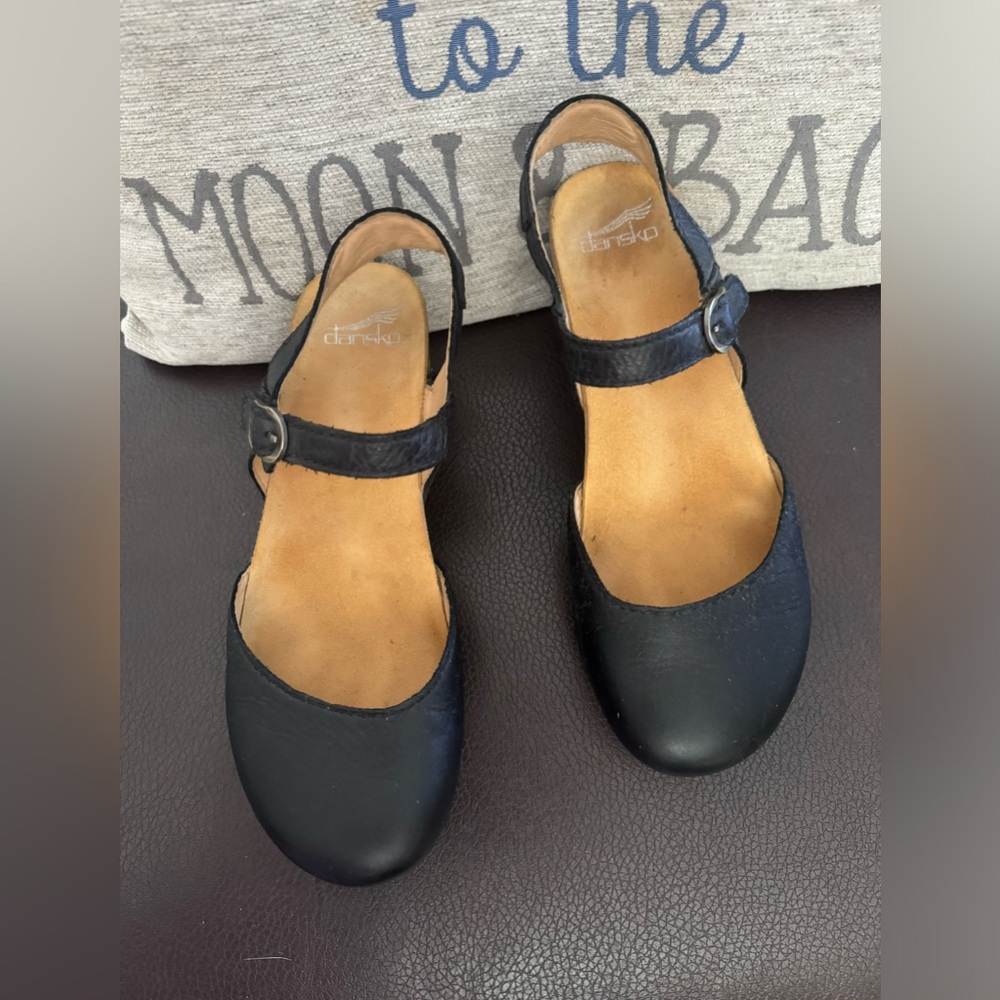 Dansko Tiffani Wedge Sandal Cushioned size 39